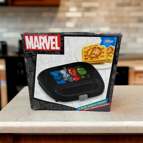 Marvel | Kitchen | Marvel Avengers Waffle Maker Mva2 Kitchen Appliance ...